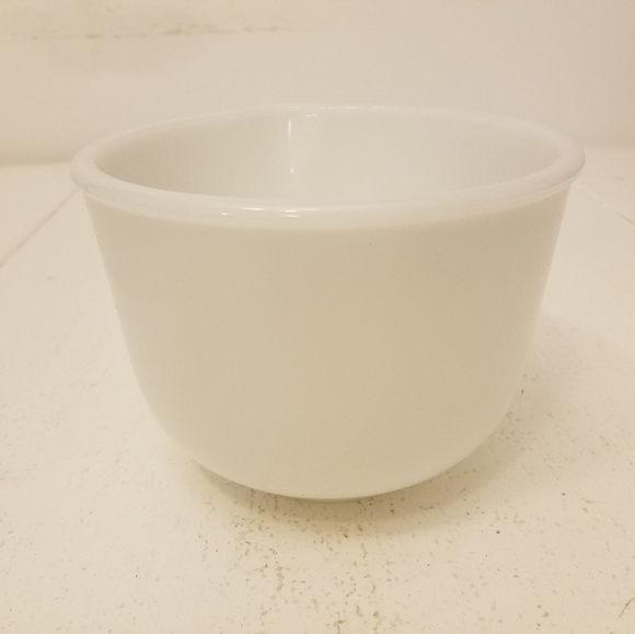 Vintage Glasbake Made for Sunbeam 19CJ Large White Milk Glass Mixer Mixing Bowl - Picture 2 of 10